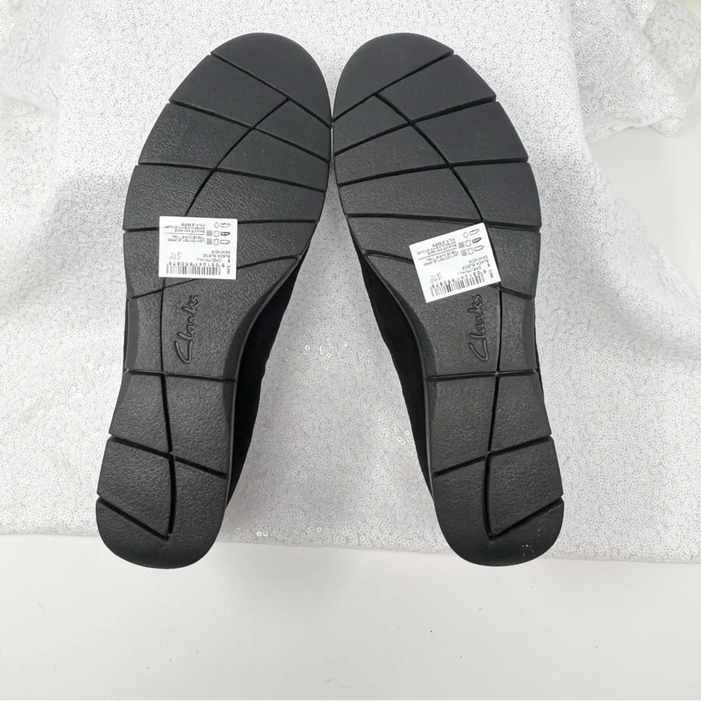 Clarks Artisan Daelyn Hill comfort black suede shoes